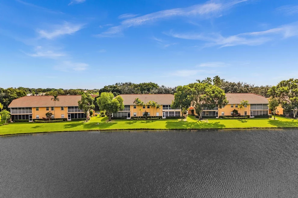 Unit for sale at 9589 Shadybrook Drive, Boynton Beach, FL 33437