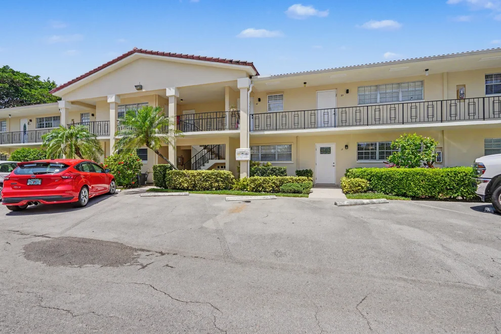 Unit for sale at 2202 NE 36th Street, Lighthouse Point, FL 33064