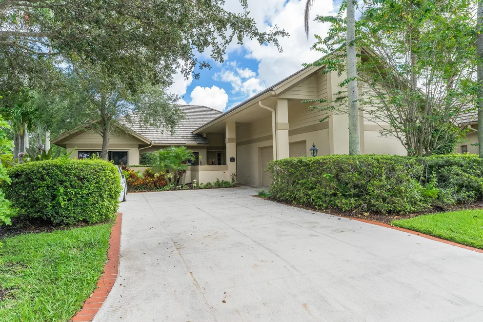 Unit for sale at 156 Coventry Place, Palm Beach Gardens, FL 33418