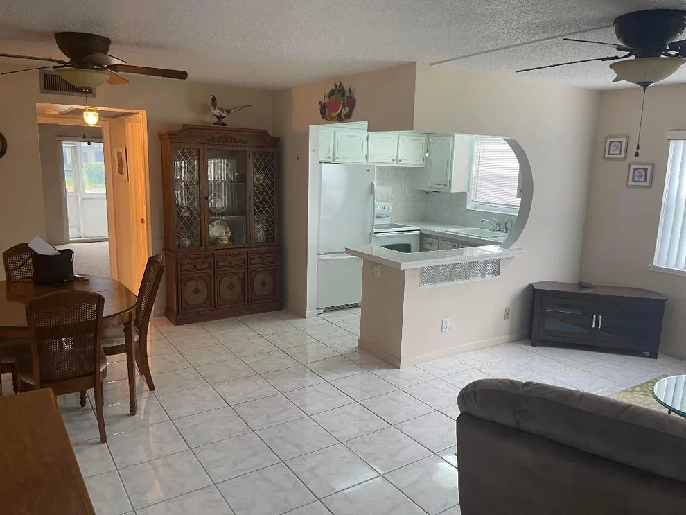 Unit for sale at 424 Chatham U, West Palm Beach, FL 33417