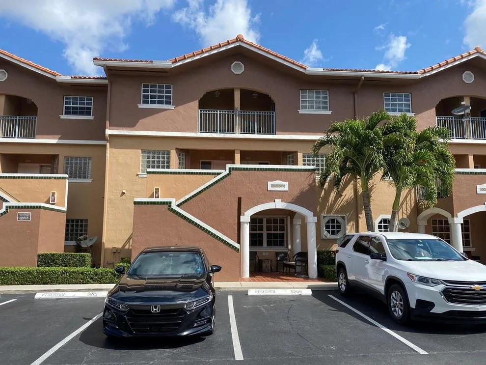 Unit for sale at 10018 Hammocks Boulevard, Miami, FL 33196