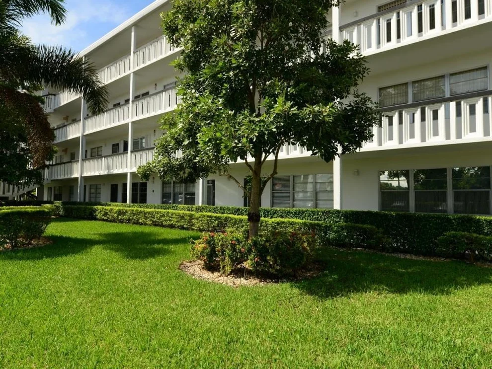 Unit for sale at 118 Southampton A, West Palm Beach, FL 33417