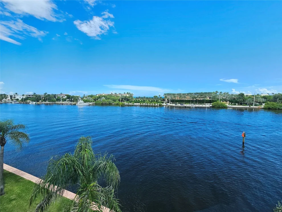 Unit for sale at 2772 NE 30th Avenue, Lighthouse Point, FL 33064