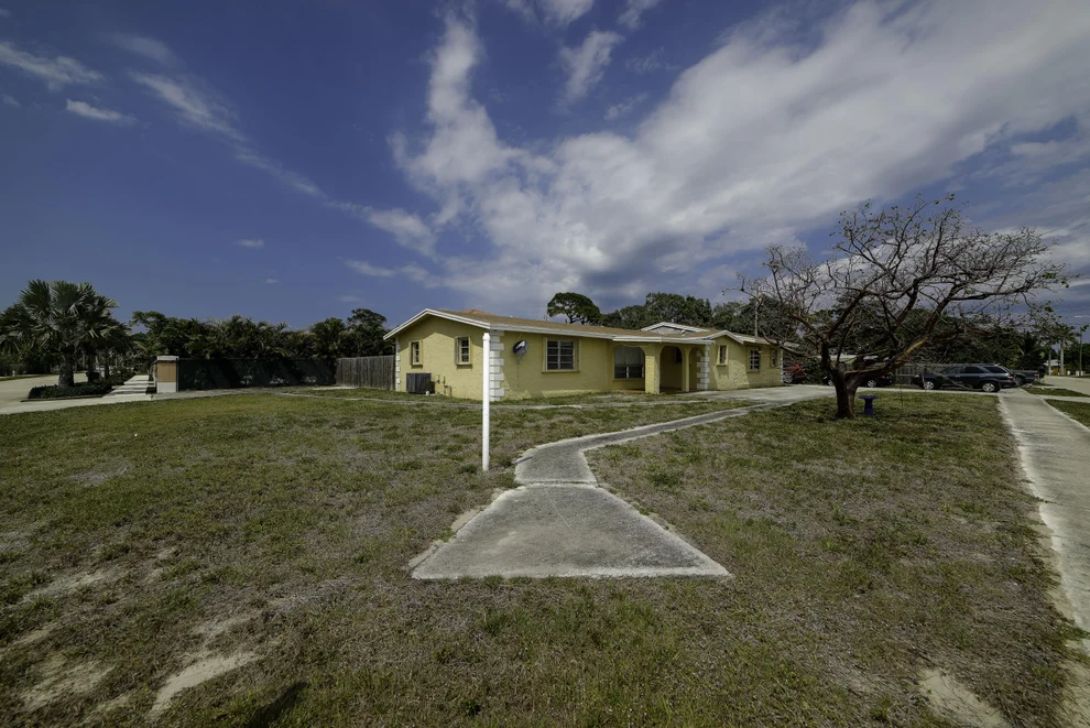 Unit for sale at 1045 SW 8th Avenue, Delray Beach, FL 33444