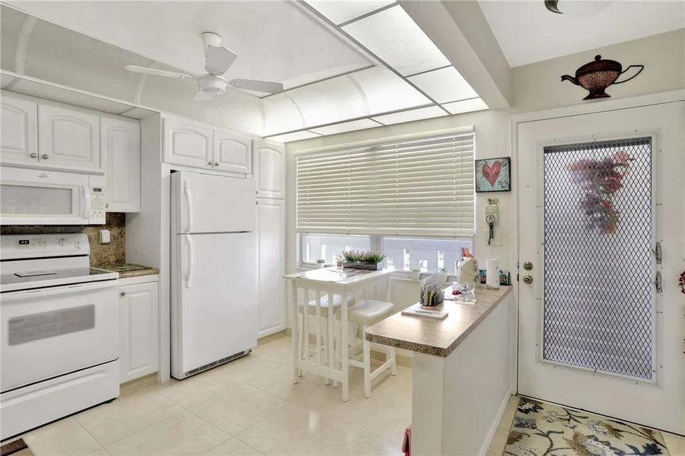 Unit for sale at 2201 Lucaya Bend, Coconut Creek, FL 33066