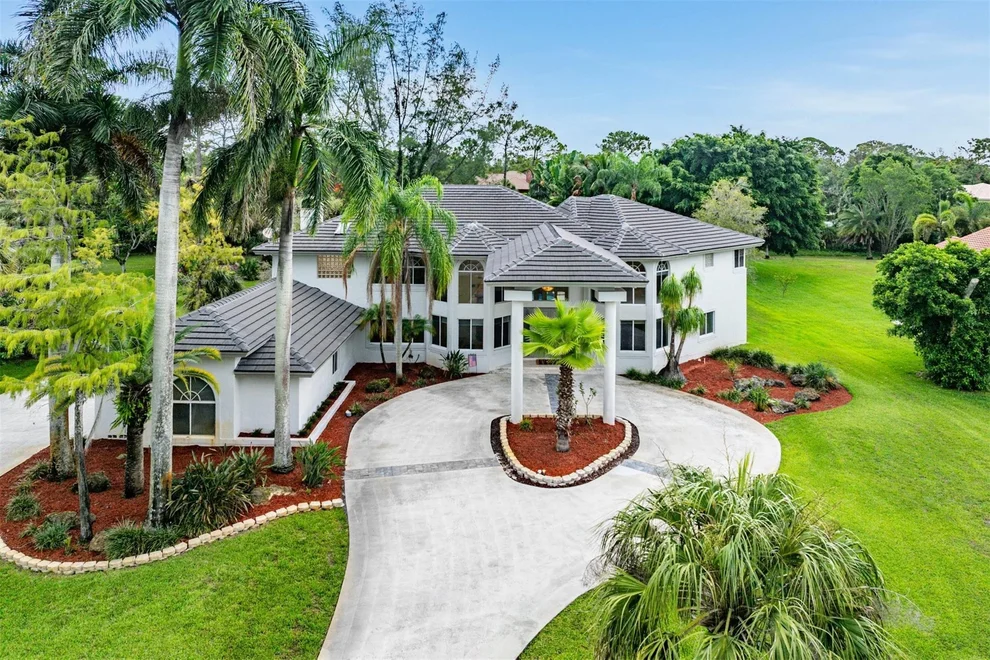 Unit for sale at 6922 NW 63rd Way, Parkland, FL 33067