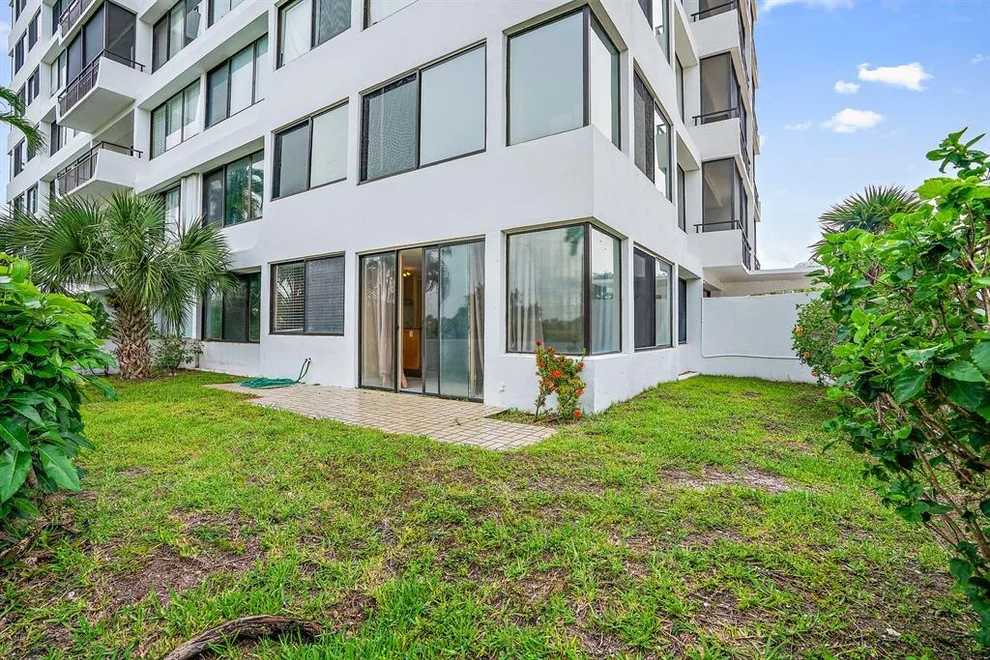 Unit for sale at 1500 Presidential Way, West Palm Beach, FL 33401