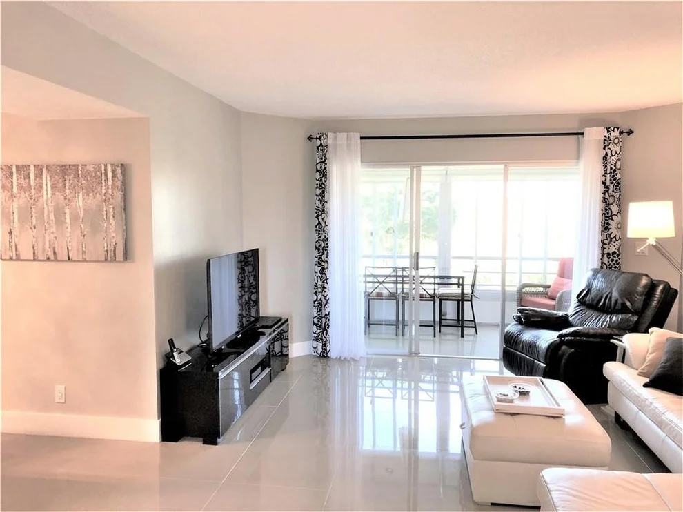 Unit for sale at 3590 Via Poinciana, Lake Worth Beach, FL 33467