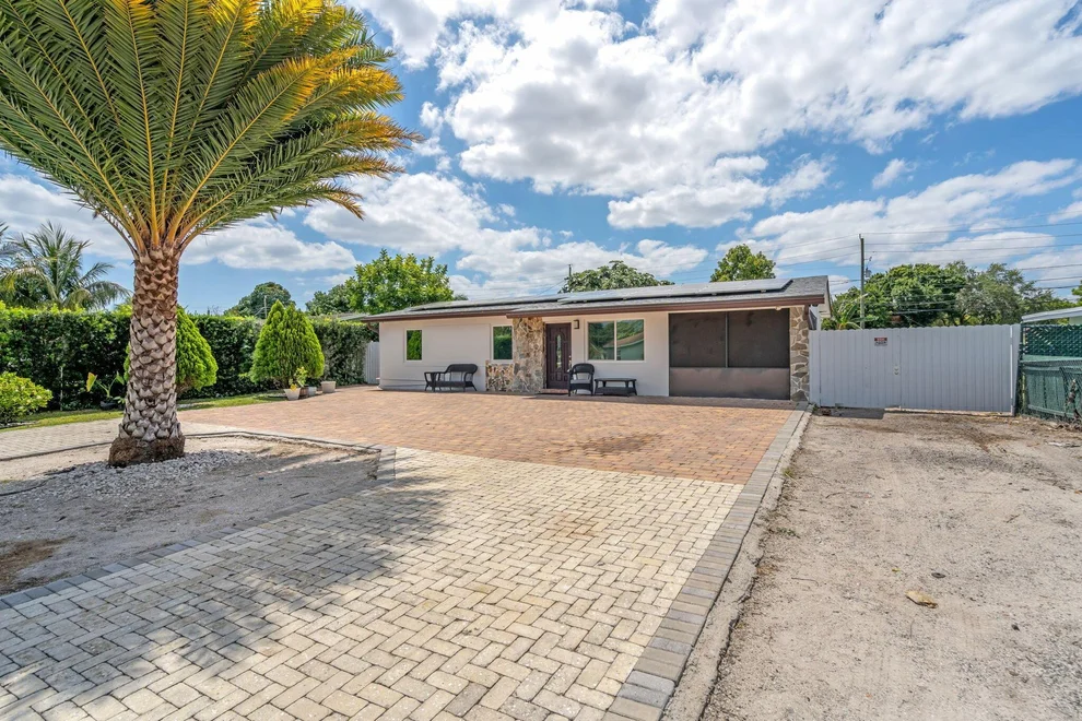 Unit for sale at 4650 Sutton Terrace S, West Palm Beach, FL 33415