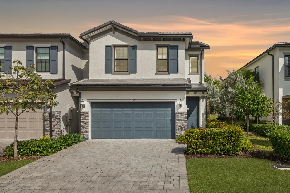Unit for sale at 2147 Appleton Circle N, Oakland Park, FL 33309