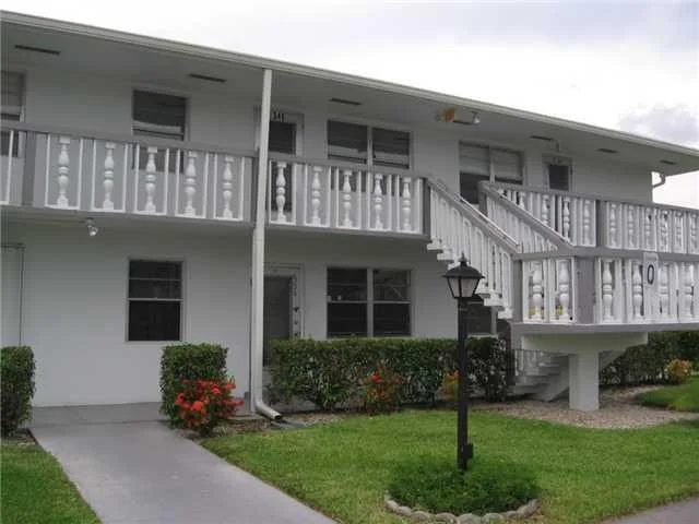 Unit for sale at 338 Chatham Q, Palm Beach, FL 33417