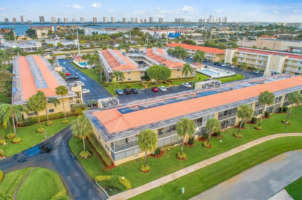 Unit for sale at 409 Us Highway 1, North Palm Beach, FL 33408