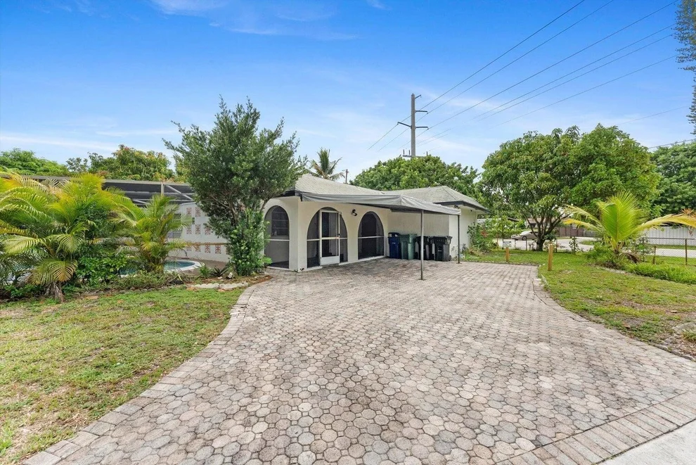 Unit for sale at 3101 SW 16th Street, Fort Lauderdale, FL 33312