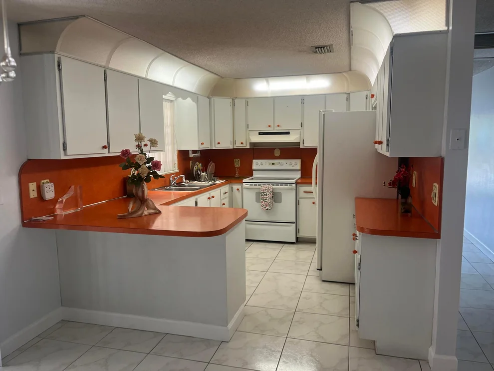 Unit for sale at 820 W Lakewood Road, West Palm Beach, FL 33405