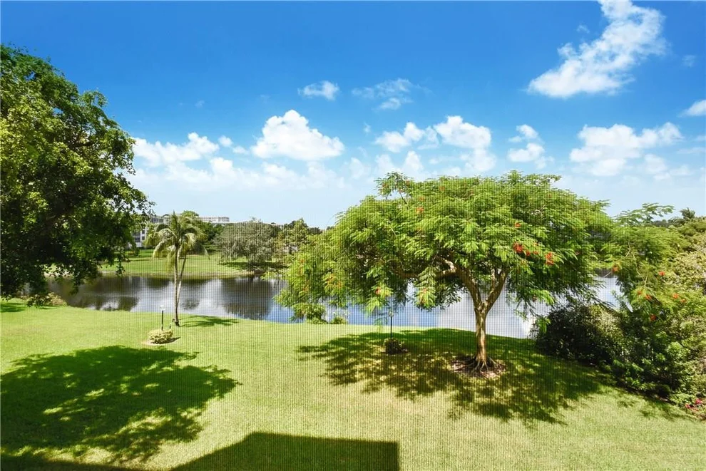 Unit for sale at 3499 Oaks Way, Pompano Beach, FL 33069