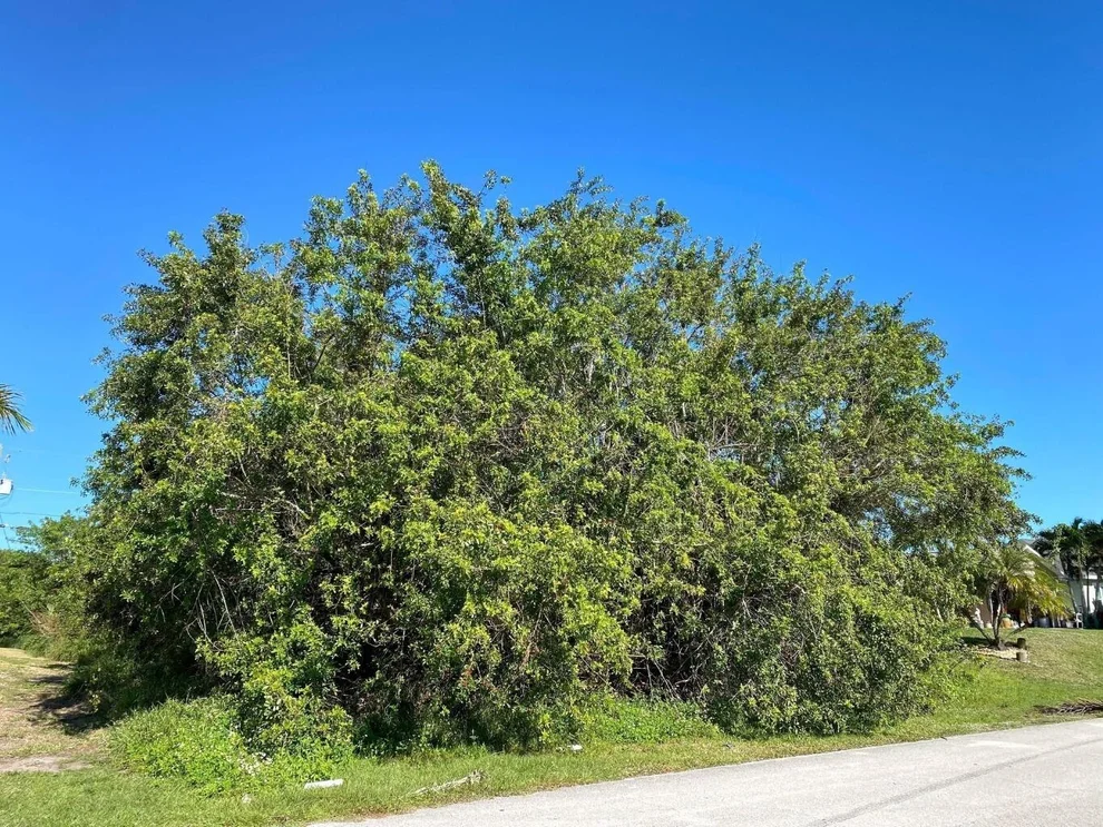 Unit for sale at 319 SW Dustin Avenue, Port St Lucie, FL 34953