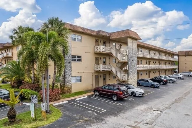 Unit for sale at 5181 W Oakland Park Boulevard, Lauderdale Lakes, FL 33313