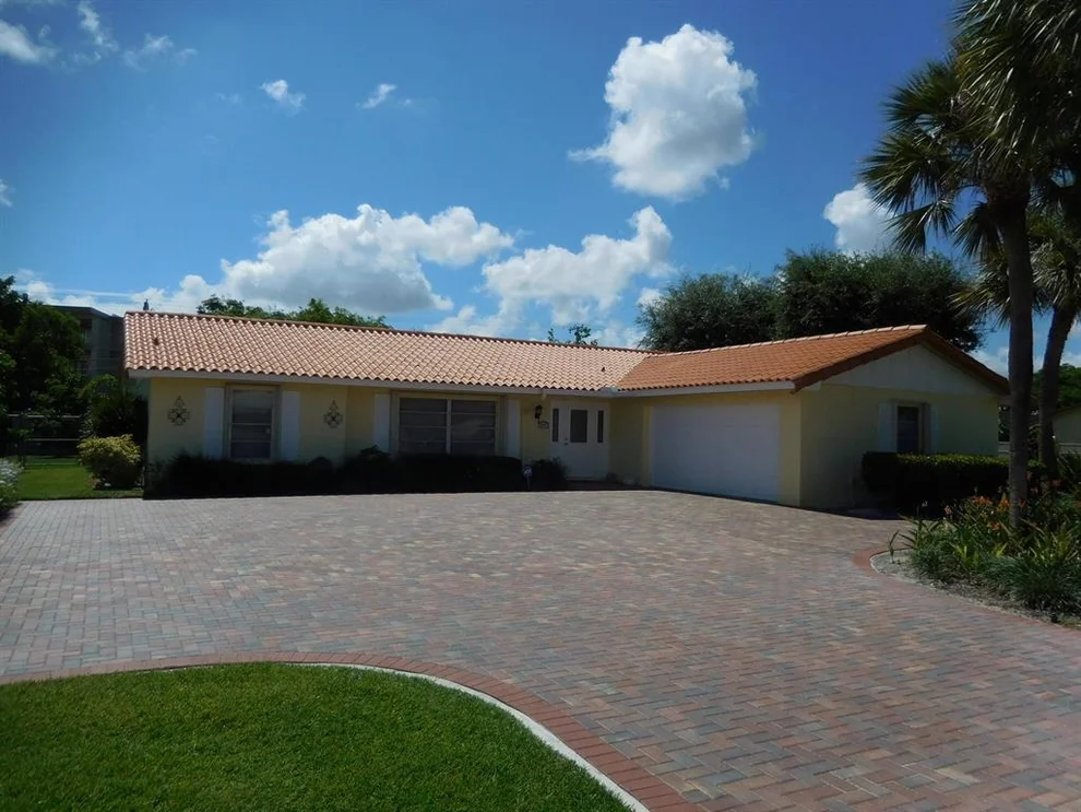 Unit for sale at 8301 Wilton Drive, Lake Clarke Shores, FL 33406