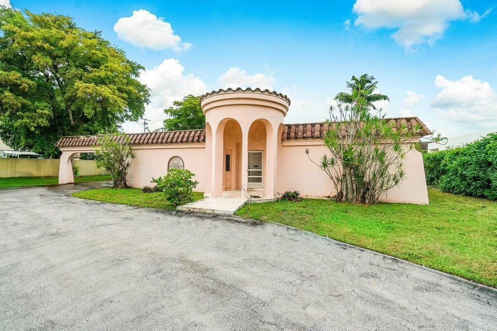Unit for sale at 1060 Spanish River Road, Boca Raton, FL 33432