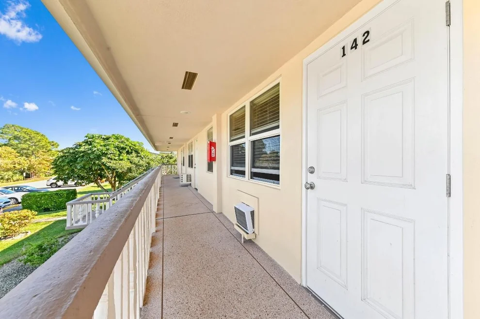 Unit for sale at 142 Norwich F, West Palm Beach, FL 33417