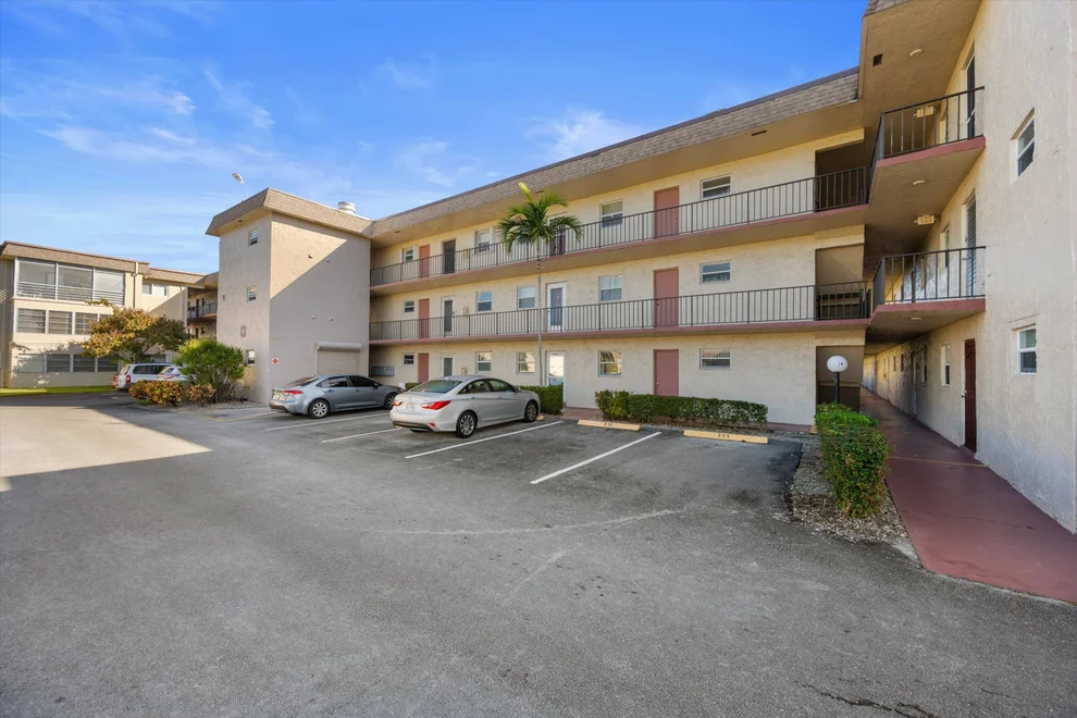 Unit for sale at 701 LORI Drive, Palm Springs, FL 33461