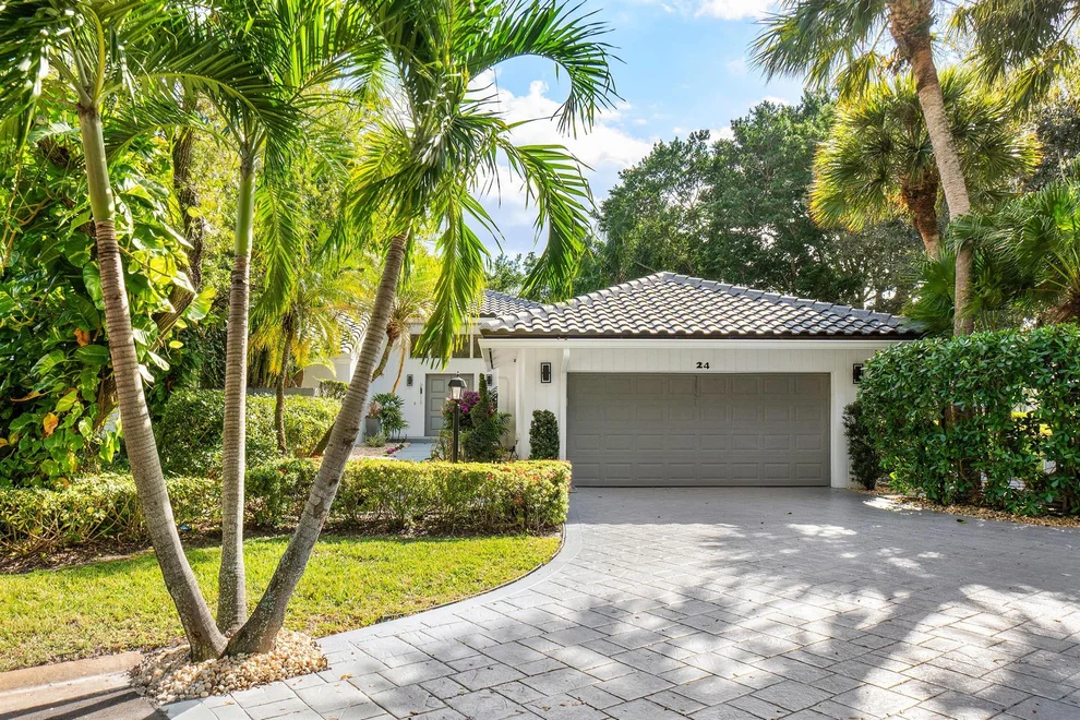 Unit for sale at 24 Oaks Lane, Boynton Beach, FL 33436