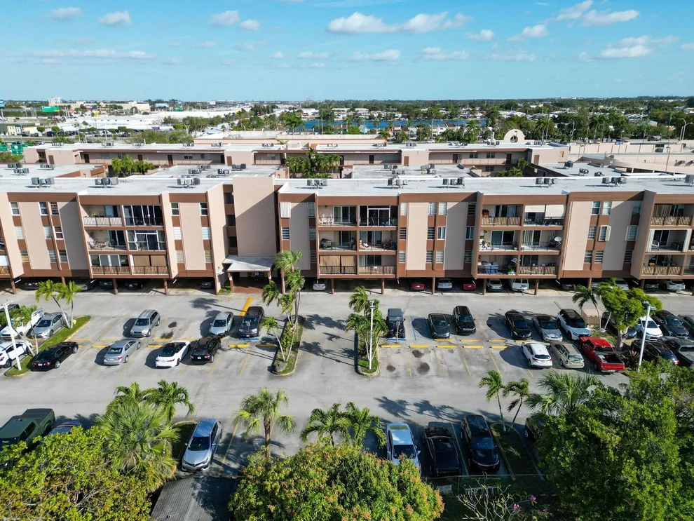 Unit for sale at 1900 W 68th Street, Hialeah, FL 33014