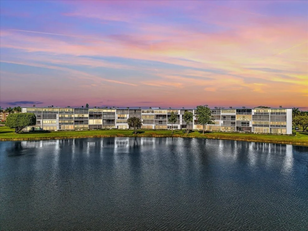 Unit for sale at 2083 Guildford E, Boca Raton, FL 33434