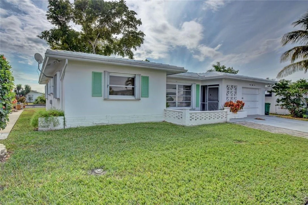 Unit for sale at 6810 NW 74th Place, Tamarac, FL 33321
