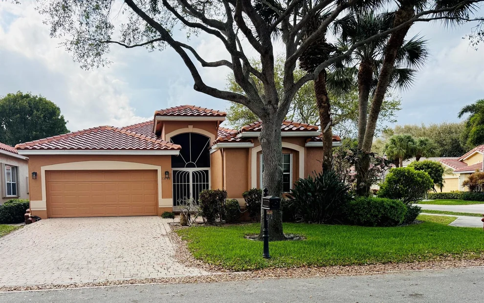 Unit for sale at 13799 Via Nadina, Delray Beach, FL 33446