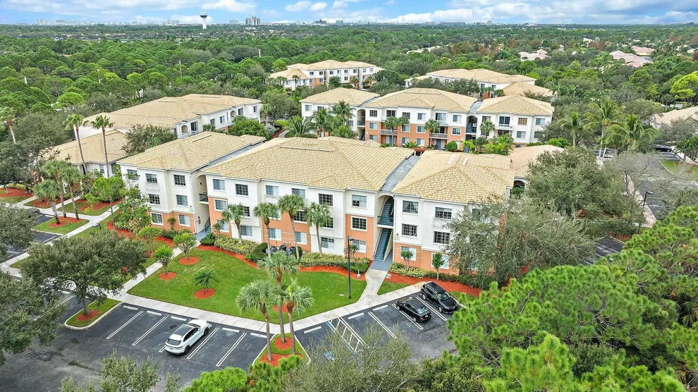 Unit for sale at 4205 Myrtlewood Circle E, Palm Beach Gardens, FL 33418