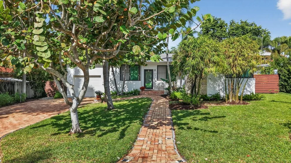 Unit for sale at 215 N Seacrest Circle, Delray Beach, FL 33444
