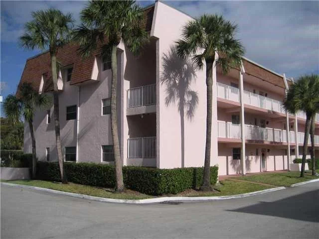 Unit for sale at 8000 Lagos De Campo Boulevard, Tamarac, FL 33321