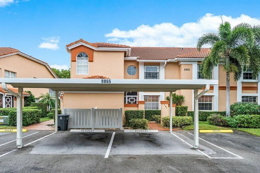 Unit for sale at 9865 Seacrest Circle, Boynton Beach, FL 33437
