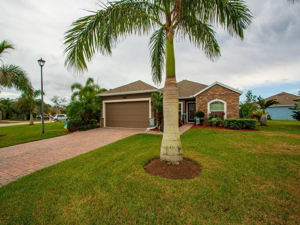 Unit for sale at 321 Lexington Avenue SW, Vero Beach, FL 32962