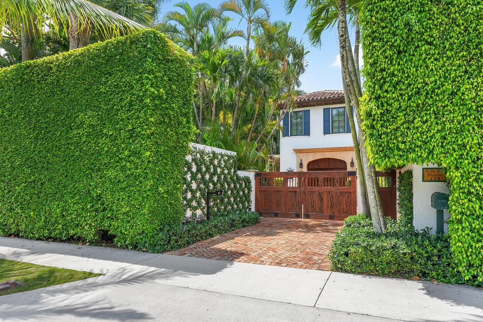 Unit for sale at 420 Brazilian Avenue, Palm Beach, FL 33480