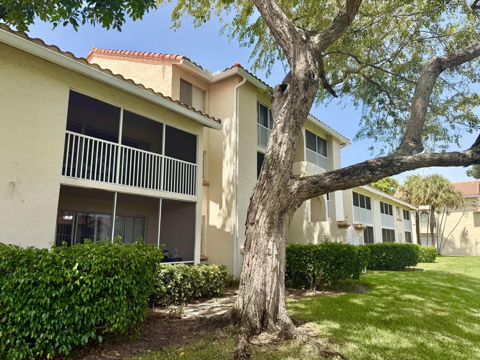 Unit for sale at 7206 Glenmoor Drive, West Palm Beach, FL 33409