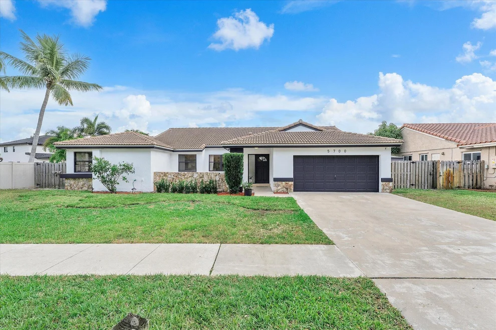 Unit for sale at 5700 Hawkes Bluff Avenue, Davie, FL 33331