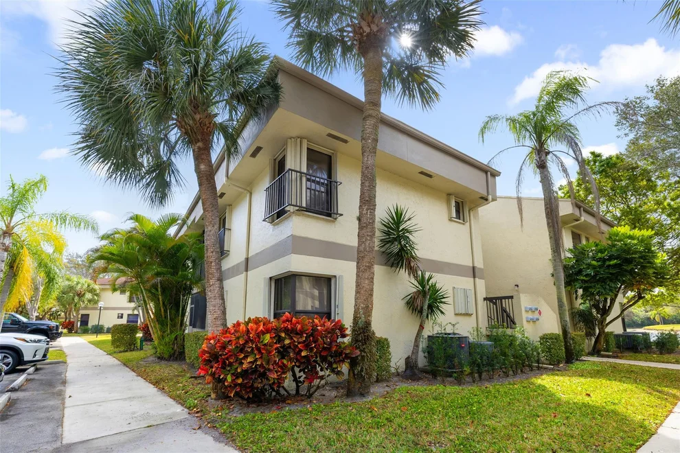 Unit for sale at 2963 Carambola Circle S, Coconut Creek, FL 33066