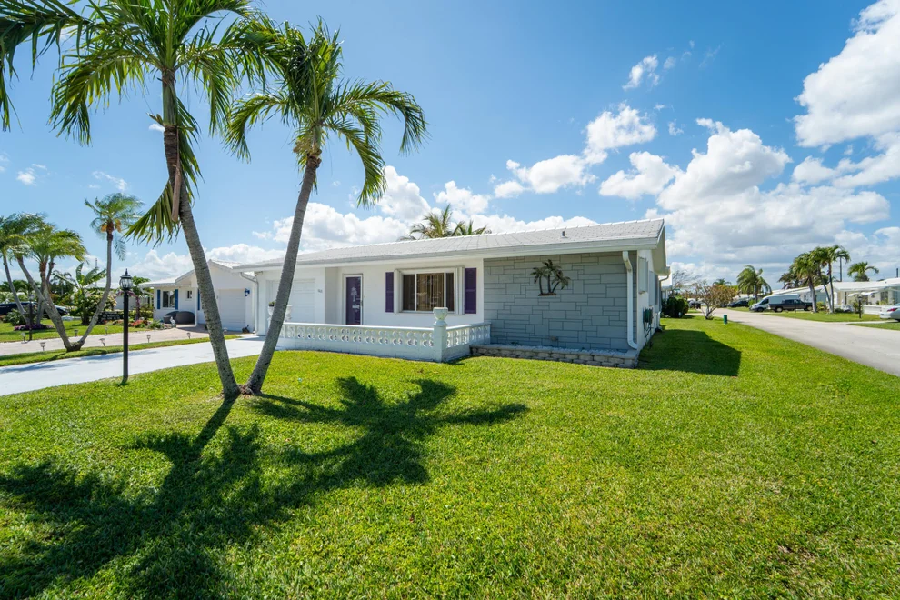 Unit for sale at 1601 SW 18th Street SW, Boynton Beach, FL 33426