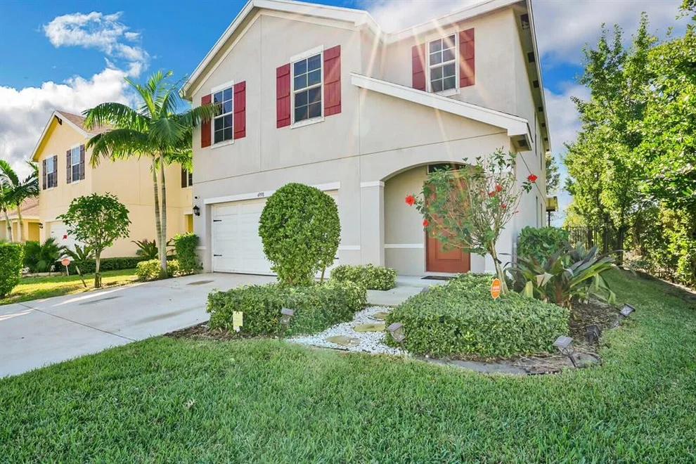 Unit for sale at 4998 Haverhill Pointe Drive, Haverhill, FL 33415