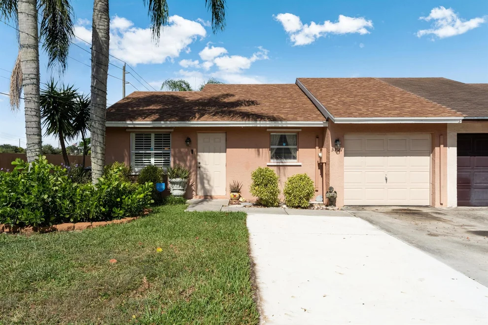 Unit for sale at 5721 Bennington Way, Lake Worth, FL 33463