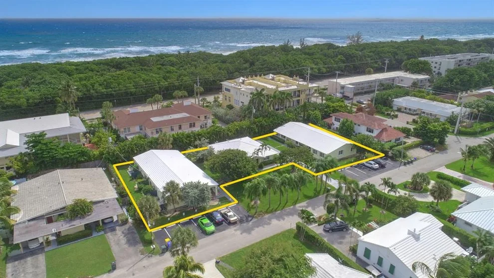 Unit for sale at 424 NE Wavecrest Way, Boca Raton, FL 33432