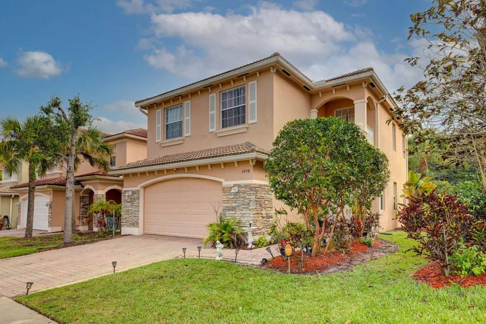 Unit for sale at 1098 NW Leonardo Circle, Port St Lucie, FL 34986