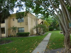 Unit for sale at 251 Bonnie Boulevard, Palm Springs, FL 33461