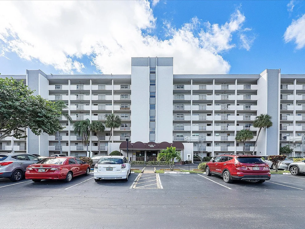 Unit for sale at 5900 NW 44th Street, Lauderhill, FL 33319