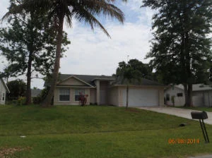 Unit for sale at 661 SE Starflower Avenue, Port St Lucie, FL 34983