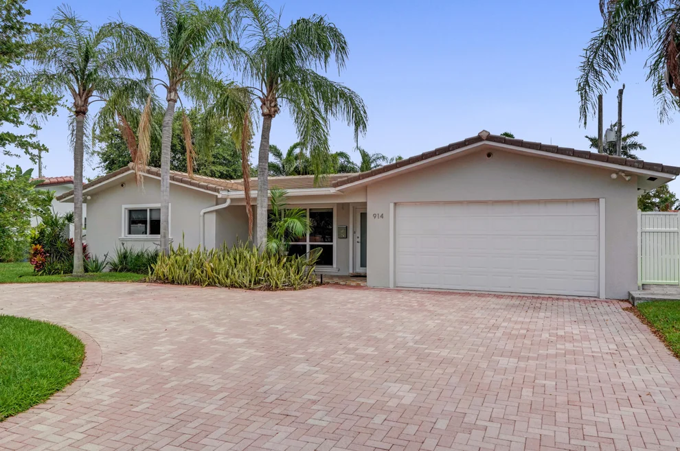 Unit for sale at 914 SE 11 Street, Deerfield Beach, FL 33441