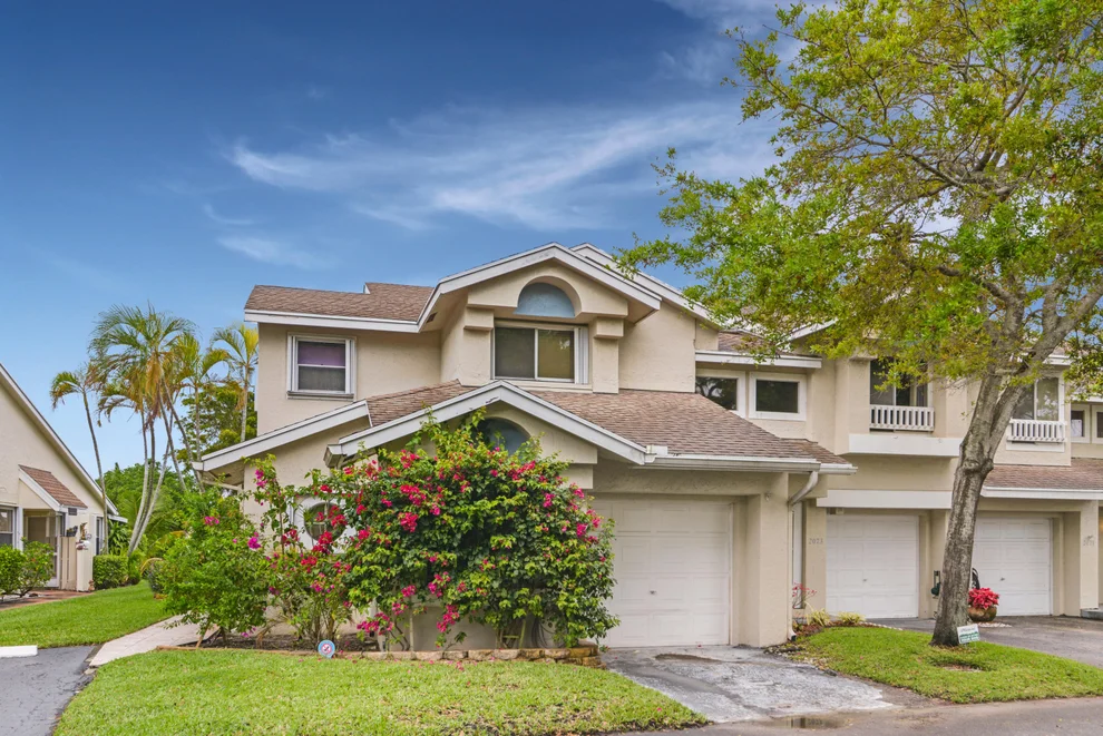 Unit for sale at 2075 Discovery Circle E, Deerfield Beach, FL 33442