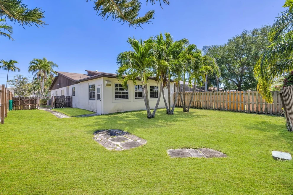 Unit for sale at 366 SW 27th Avenue, Delray Beach, FL 33445